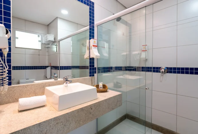 banheiro-do-apartamento-luxo