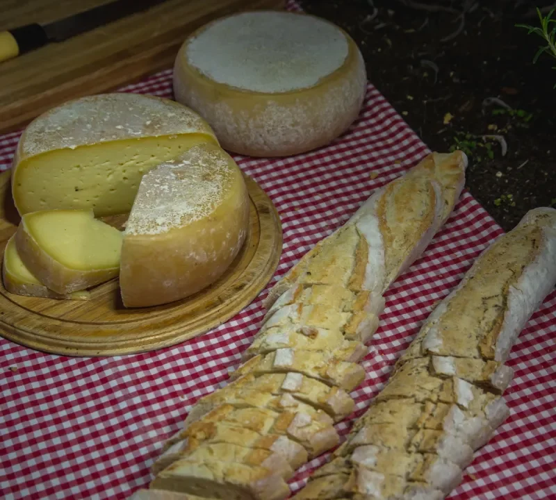 queijo-artesanal-com-pao-italiano